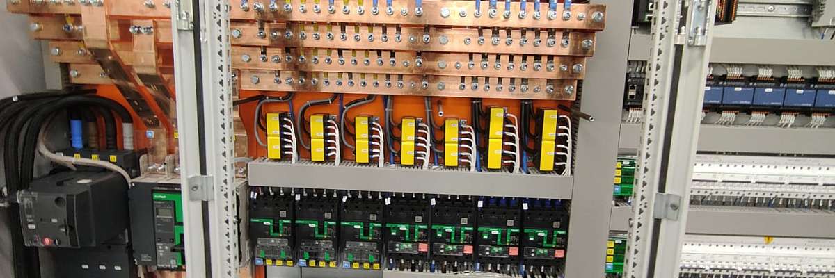 Slim verdeelbord voor chemiesite in Kallo